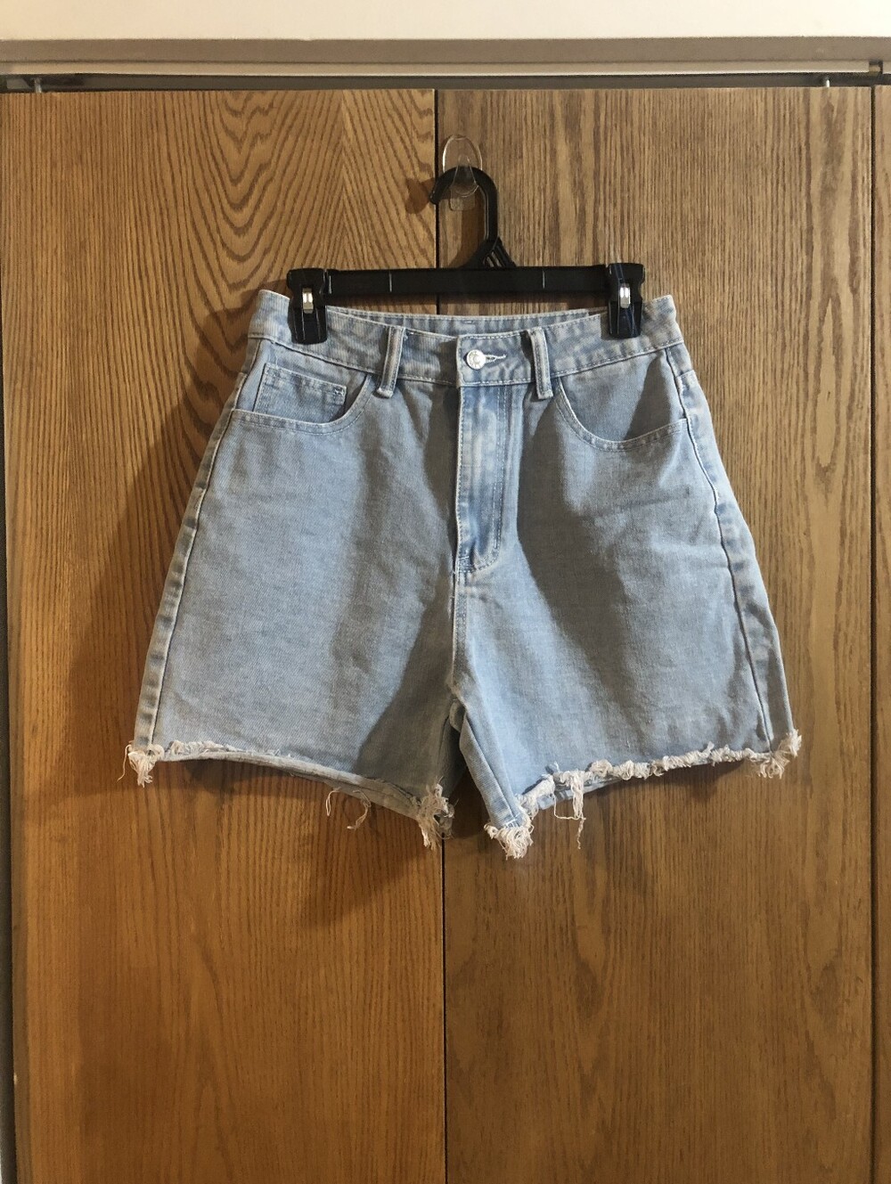 Vintage Style High Waisted Denim Shorts Light Wash Raw Hem Mom Shorts Size M